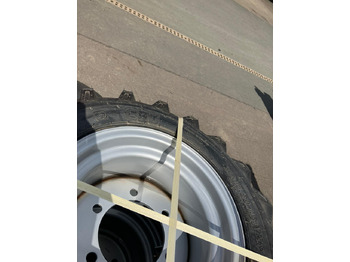 Новый Инвентарь для животноводства Schäffer Bereifung 31x15.5-15 AS: фото 2