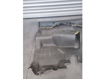 Кабина и интерьер для Грузовиков Nissan Floor Mat: фото 4 Кабина и интерьер для Грузовиков Nissan Floor Mat: фото 4