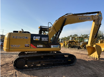 Гусеничный экскаватор CATERPILLAR 320D2