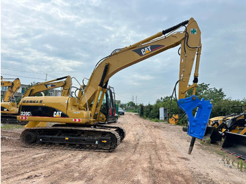 Гусеничный экскаватор CATERPILLAR 320CL