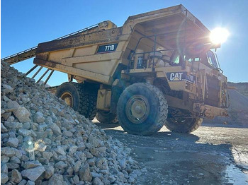 Внедорожный самосвал Caterpillar 771D: фото 2 Внедорожный самосвал Caterpillar 771D: фото 2