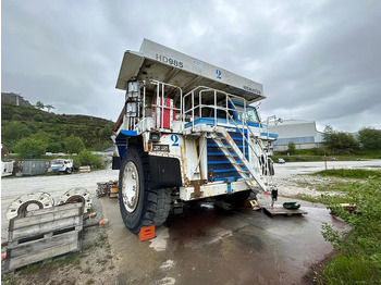 Внедорожный самосвал KOMATSU