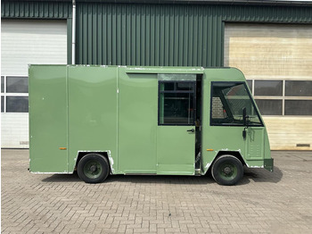 Грузовик с закрытым кузовом