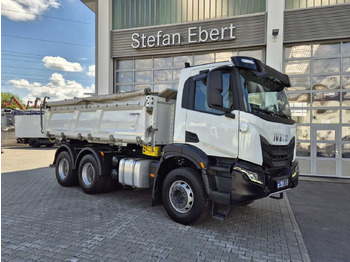 Самосвал Iveco X-Way AD300X48Z HR 6x4 Intarder Bordmatic Kamera: фото 3