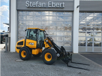 Колёсный погрузчик JCB 407