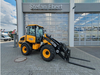 Колёсный погрузчик JCB 409
