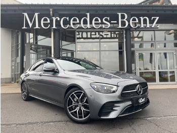 Седан MERCEDES-BENZ