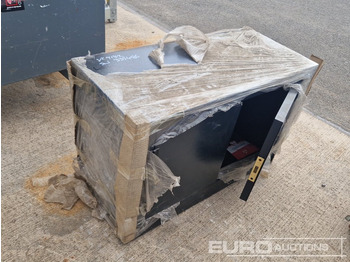 Строительное оборудование Unused Armorgard 36" Storage Box: фото 3