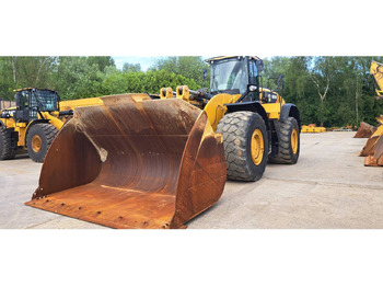 Колёсный погрузчик CATERPILLAR
