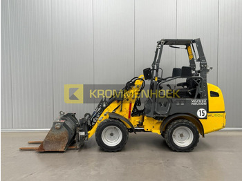 Колёсный погрузчик WACKER