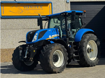 Трактор NEW HOLLAND T7.245