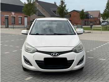 Седан Hyundai i20 1.1 CRDI: фото 5