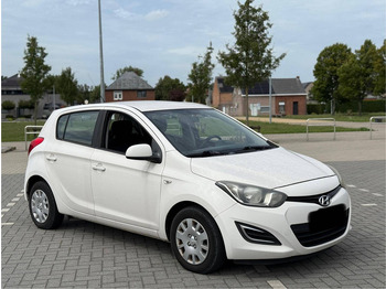 Седан Hyundai i20 1.1 CRDI: фото 4