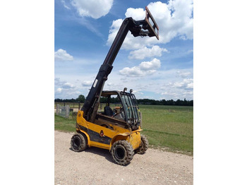 Телескопический погрузчик JCB