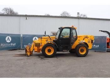 Телескопический погрузчик JCB