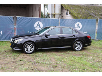 Седан MERCEDES-BENZ