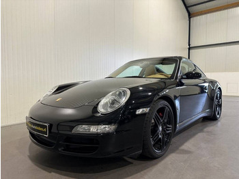 Седан PORSCHE