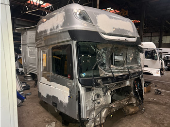 : фото в шапке страницы