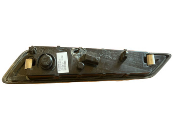 Поворотный сигнал Volvo 2022: фото 2 Поворотный сигнал Volvo 2022: фото 2