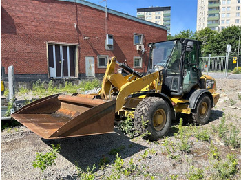 Колёсный погрузчик CATERPILLAR