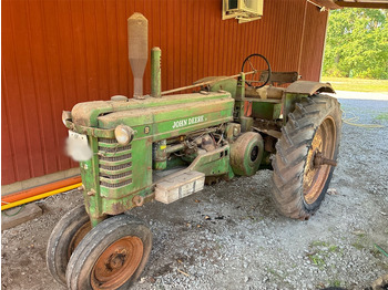 Трактор JOHN DEERE