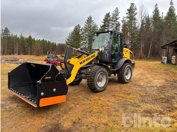 Колёсный погрузчик NEW HOLLAND