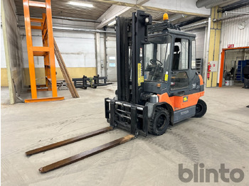 Электропогрузчик TOYOTA