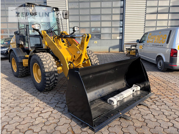 Колёсный погрузчик CATERPILLAR 908