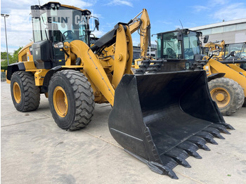 Колёсный погрузчик CATERPILLAR 938M