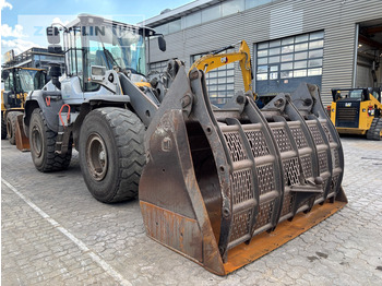 Колёсный погрузчик VOLVO L110H