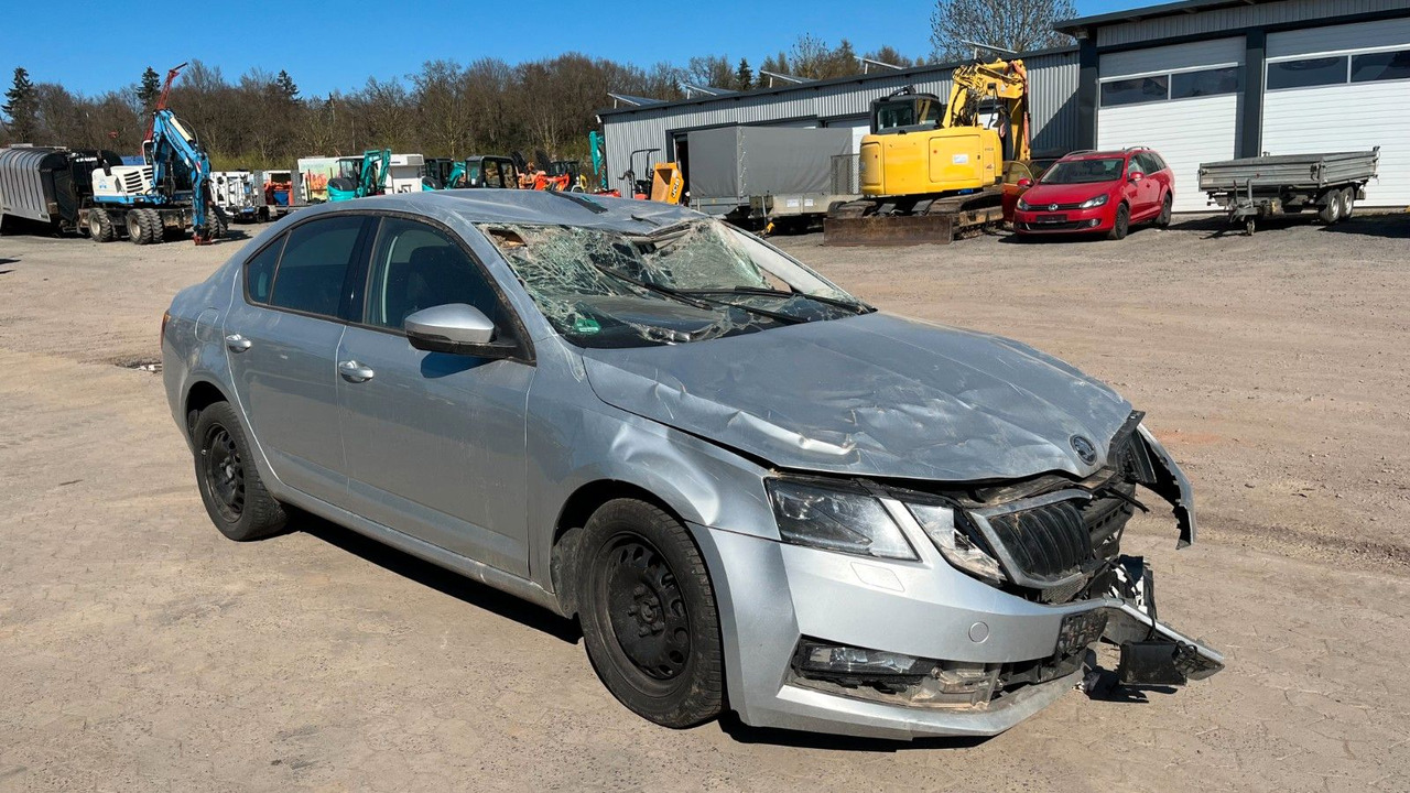 Skoda Octavia Lim. Ambition Unfall - Легковой автомобиль: фото 3 Skoda Octavia Lim. Ambition Unfall - Легковой автомобиль: фото 3