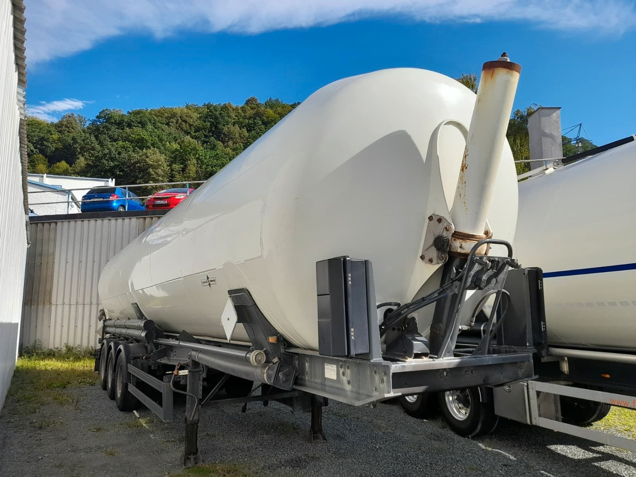 Spitzer SK 2460 CAL GGVS 60m³ Kippsilo - Полуприцеп цистерна для сыпучих грузов: фото 1 Spitzer SK 2460 CAL GGVS 60m³ Kippsilo - Полуприцеп цистерна для сыпучих грузов: фото 1
