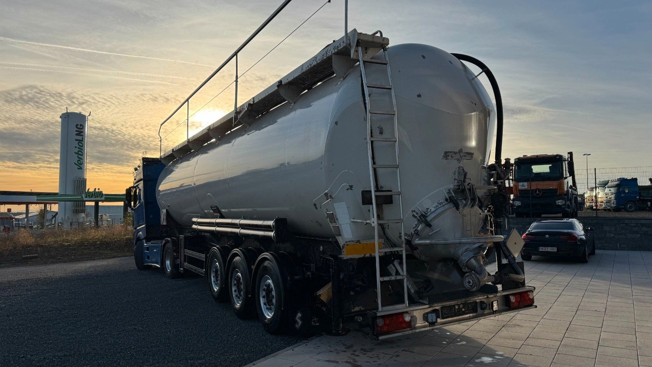 Spitzer SK 2760 CAL GGVS 60m³ Kippsilo - Полуприцеп цистерна для сыпучих грузов: фото 2 Spitzer SK 2760 CAL GGVS 60m³ Kippsilo - Полуприцеп цистерна для сыпучих грузов: фото 2