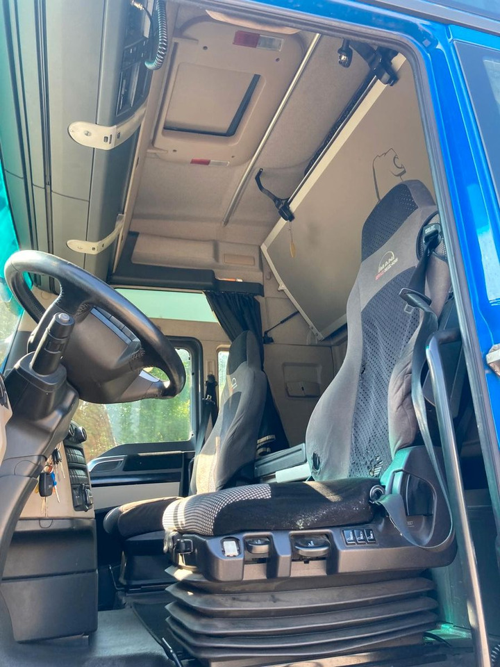 MAN TGX 18.460 SZM Klima 2x Verfügbar - Тягач: фото 4 MAN TGX 18.460 SZM Klima 2x Verfügbar - Тягач: фото 4