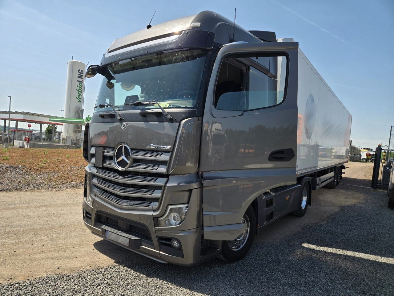Mercedes-Benz Actros 5 L-Fahrerhaus 2-Achser SZM 1848 - Тягач: фото 2 Mercedes-Benz Actros 5 L-Fahrerhaus 2-Achser SZM 1848 - Тягач: фото 2