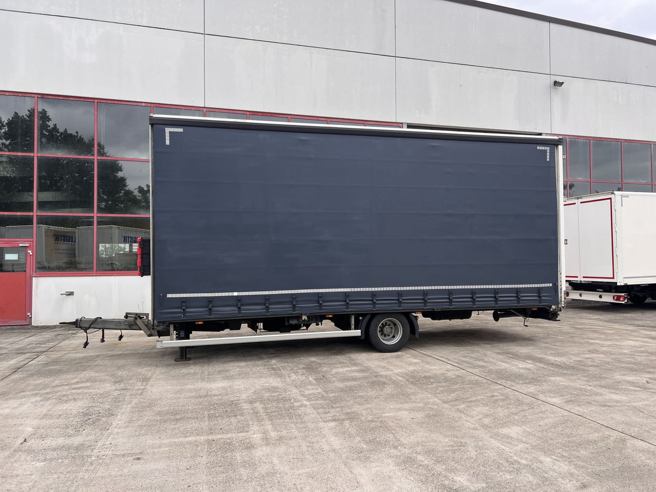 1 Achs Jumbo- Planenanhänger 10,5 t GG - Тентованный прицеп: фото 1 1 Achs Jumbo- Planenanhänger 10,5 t GG - Тентованный прицеп: фото 1