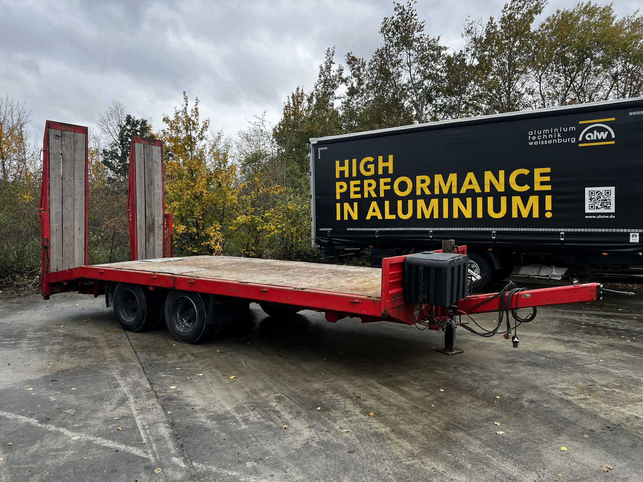 Blomenroehr 682/13800  13,8 t Tandemtieflader - Низкорамный прицеп: фото 1 Blomenroehr 682/13800  13,8 t Tandemtieflader - Низкорамный прицеп: фото 1