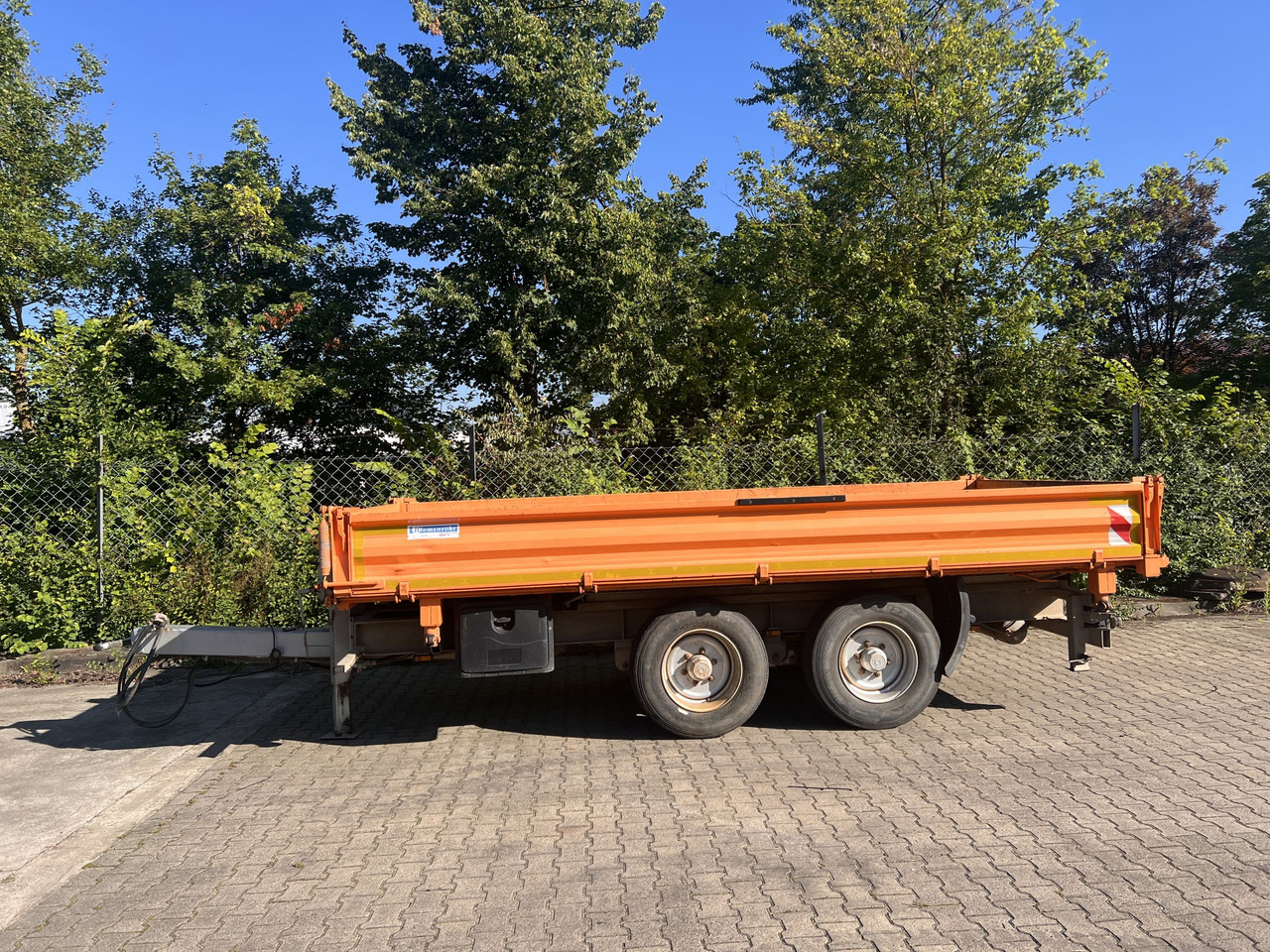 Blomenroehr 888/14000  14 t Tandemkipper- Tieflader - Самосвальный прицеп: фото 1 Blomenroehr 888/14000  14 t Tandemkipper- Tieflader - Самосвальный прицеп: фото 1