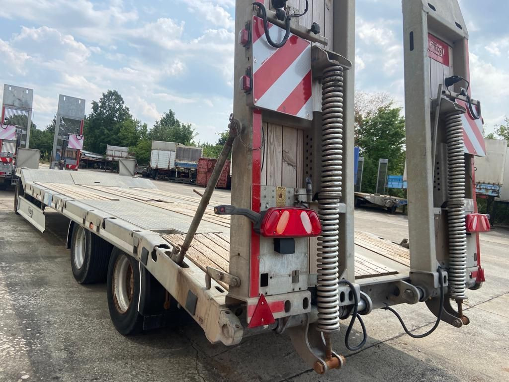 Fliegl DTS 300 3 Achs Tiefladeranhänger - Низкорамный прицеп: фото 4 Fliegl DTS 300 3 Achs Tiefladeranhänger - Низкорамный прицеп: фото 4