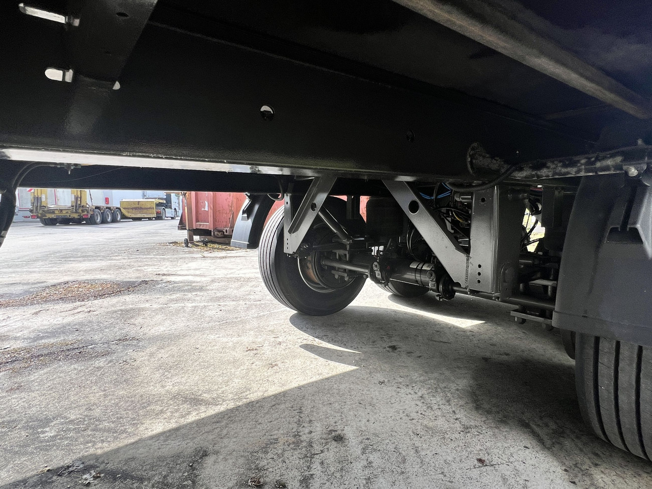 Fliegl TPS135 13,5 t Tandemplanenanhänger, neuwertig - Тентованный прицеп: фото 5 Fliegl TPS135 13,5 t Tandemplanenanhänger, neuwertig - Тентованный прицеп: фото 5