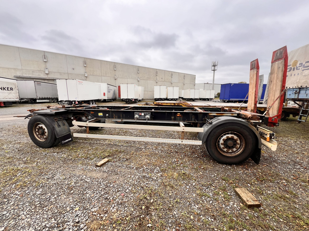 KRONE DB07CLNF 2 Achs Wechselanhänger BDF - Прицеп-контейнеровоз/ Сменный кузов: фото 1 KRONE DB07CLNF 2 Achs Wechselanhänger BDF - Прицеп-контейнеровоз/ Сменный кузов: фото 1