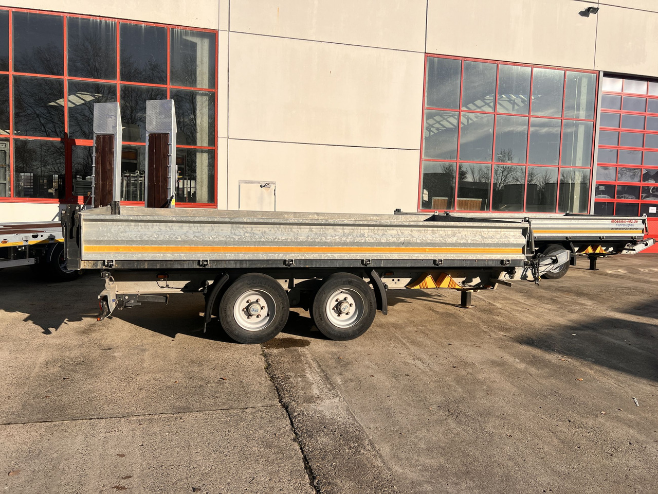 Möslein TDS 13 Schwebheim 13 t Tandemkipper- Tieflader - Самосвальный прицеп: фото 2 Möslein TDS 13 Schwebheim 13 t Tandemkipper- Tieflader - Самосвальный прицеп: фото 2