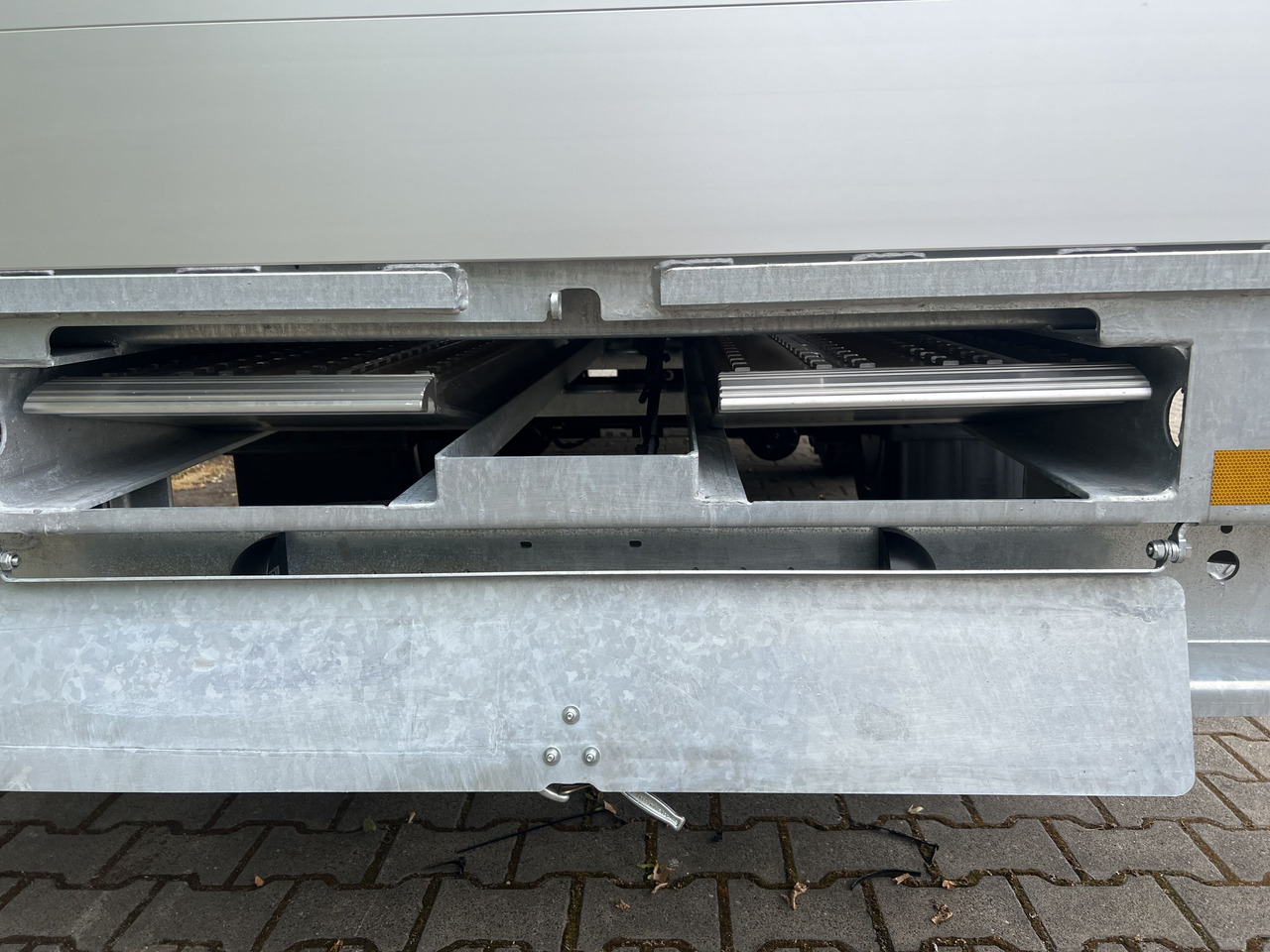 Новый Прицеп бортовой/ Платформа Möslein THT 14,4 G 6,2  14,4 t GG Tandem- Pritschenanhänger- Tieflader: фото 6