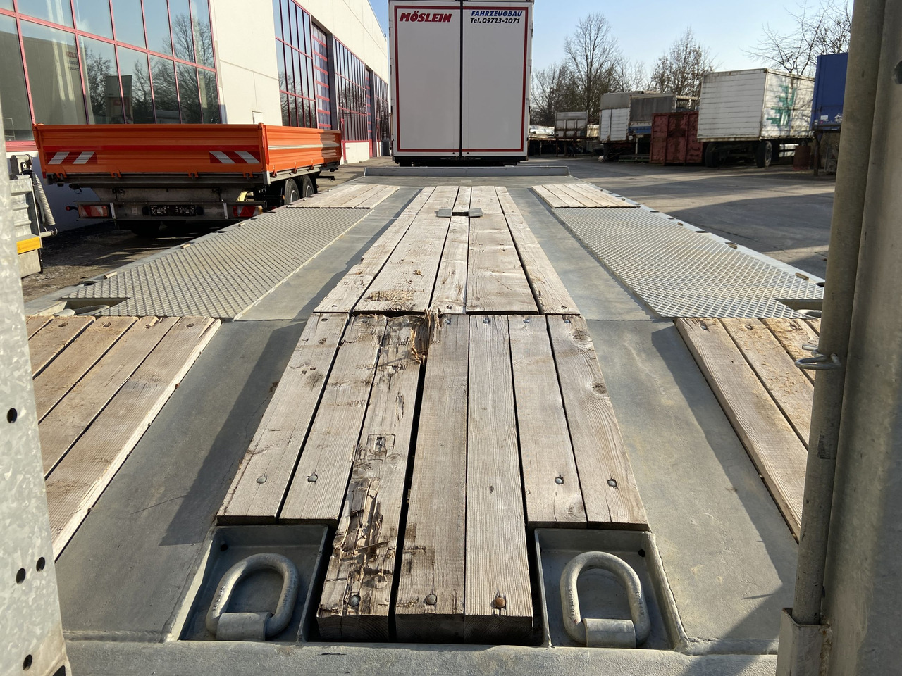 Möslein TO 3 F Schwebheim Neuwertig 3 Achs Tieflader 8,10 m Ladefläche - Низкорамный прицеп: фото 5 Möslein TO 3 F Schwebheim Neuwertig 3 Achs Tieflader 8,10 m Ladefläche - Низкорамный прицеп: фото 5
