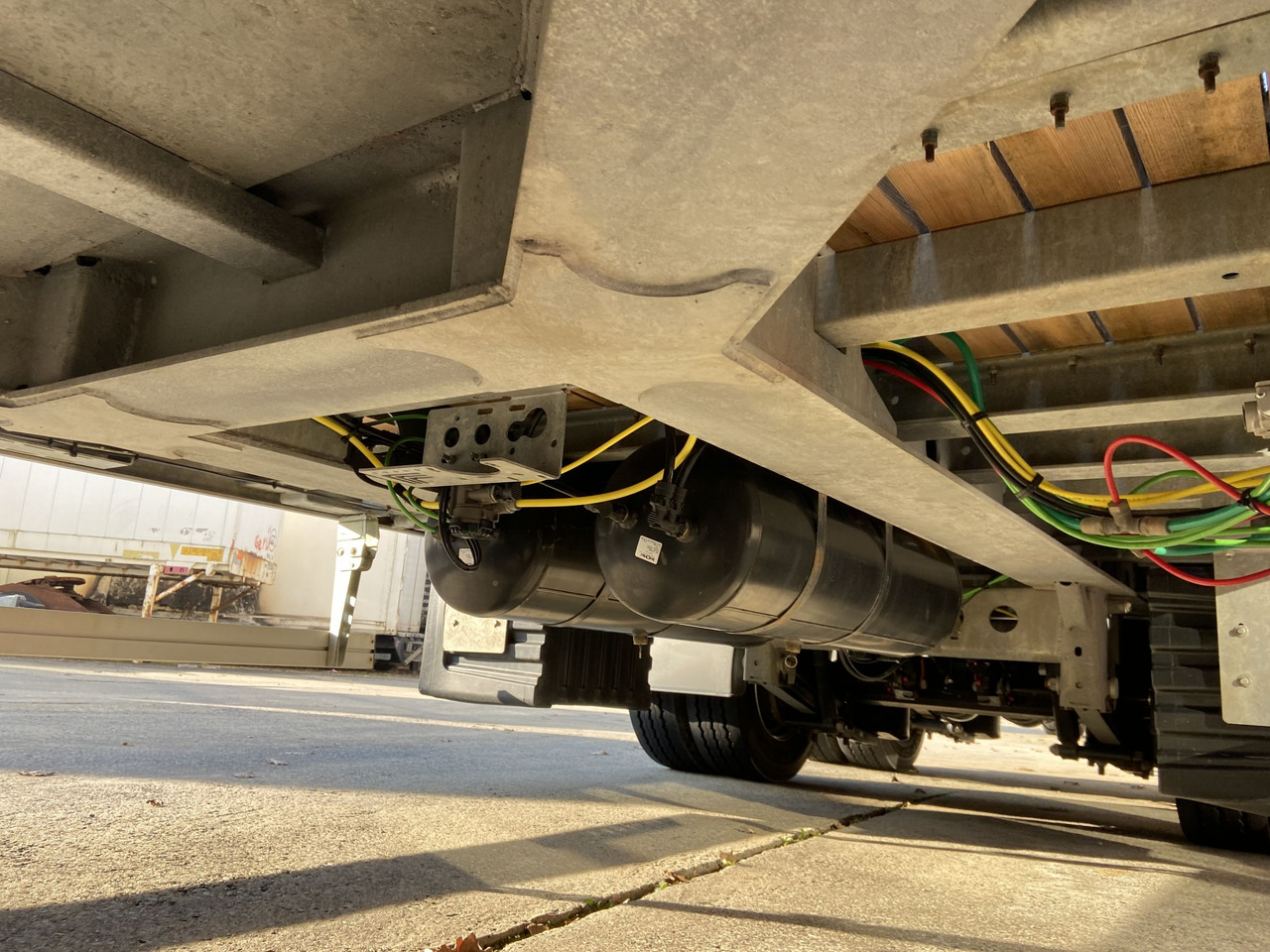 Möslein TO 3 F Schwebheim Neuwertig 3 Achs Tieflader 8,10 m Ladefläche - Низкорамный прицеп: фото 2 Möslein TO 3 F Schwebheim Neuwertig 3 Achs Tieflader 8,10 m Ladefläche - Низкорамный прицеп: фото 2