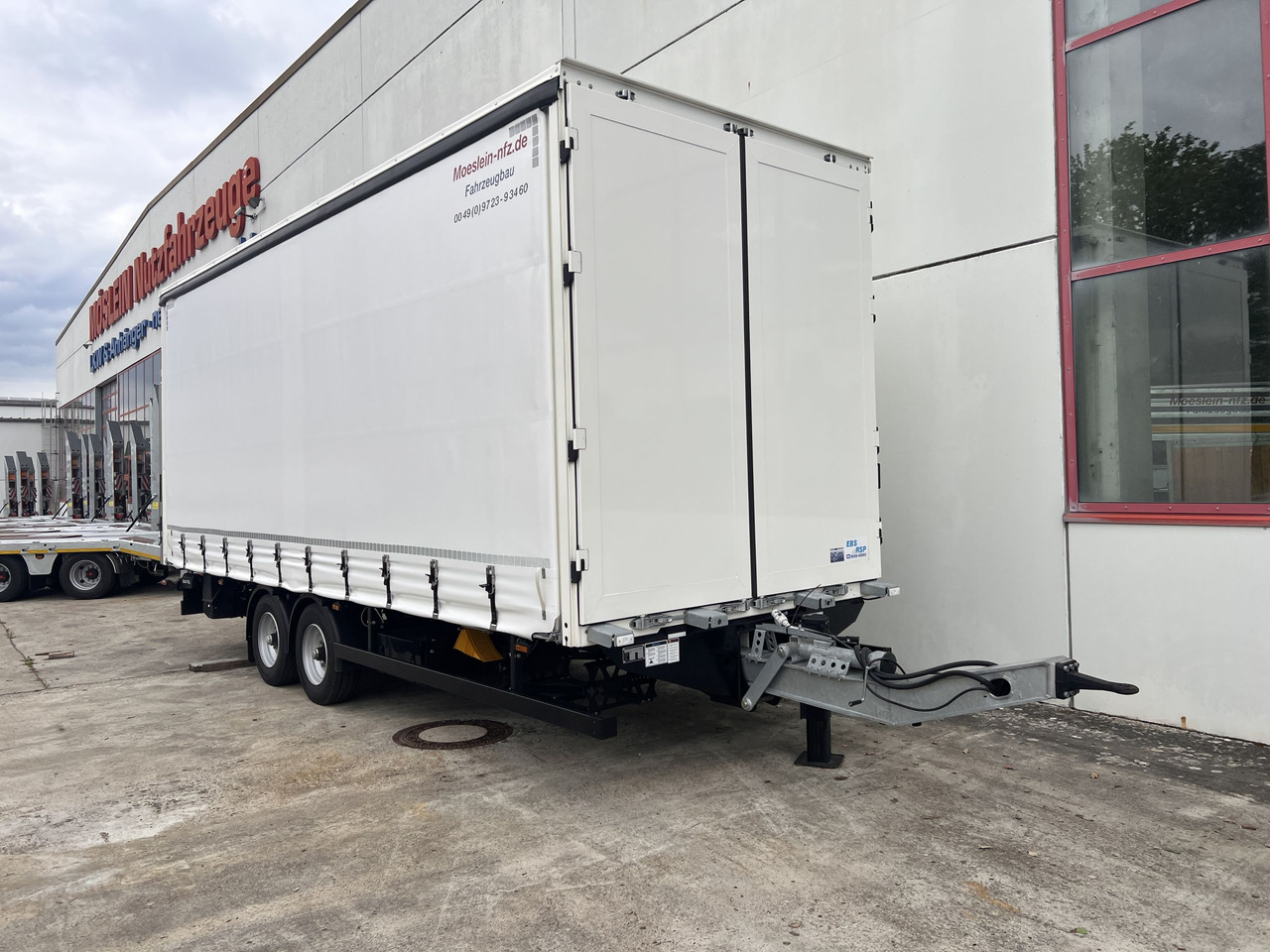 Möslein TPS 105 D-L Planenanhänger, Ladebordwand + Durchladbar neuwertig - Тентованный прицеп: фото 3 Möslein TPS 105 D-L Planenanhänger, Ladebordwand + Durchladbar neuwertig - Тентованный прицеп: фото 3