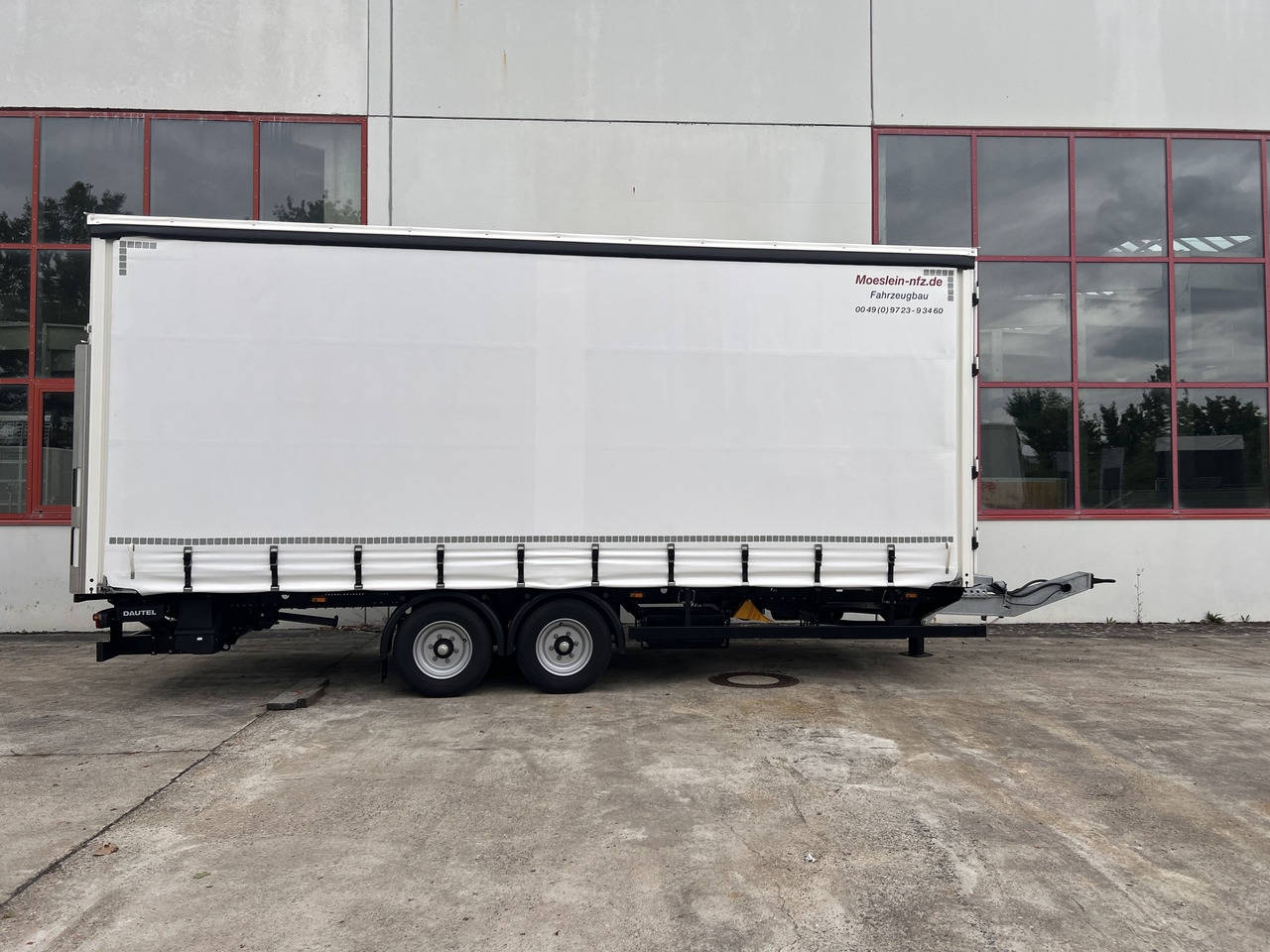 Möslein TPS 105 D-L Planenanhänger, Ladebordwand + Durchladbar neuwertig - Тентованный прицеп: фото 1 Möslein TPS 105 D-L Planenanhänger, Ladebordwand + Durchladbar neuwertig - Тентованный прицеп: фото 1