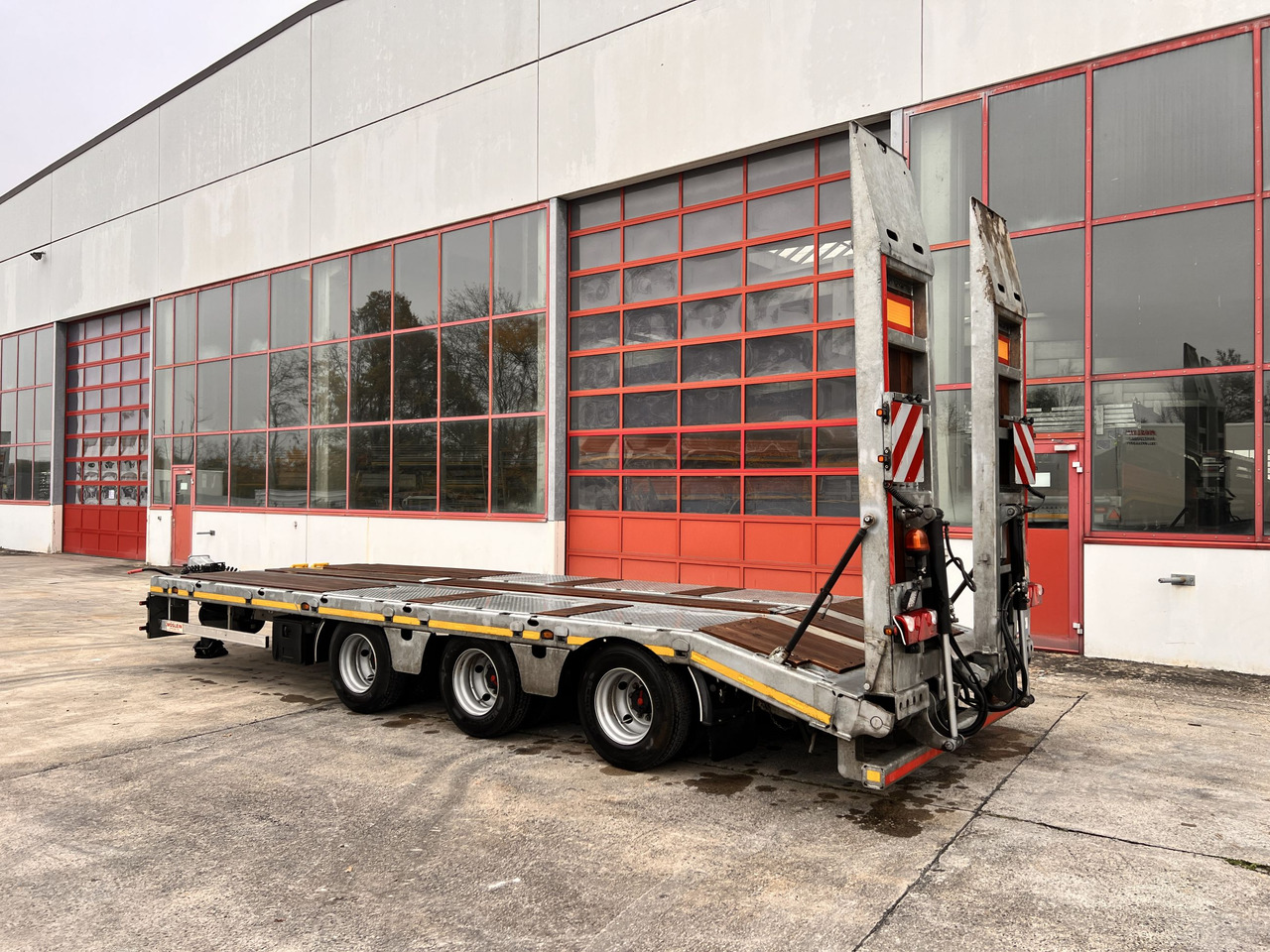 Möslein TTA33 Schwebheim 31 t Tridemtieflader gelenkt, Neuwertig - Низкорамный прицеп: фото 2 Möslein TTA33 Schwebheim 31 t Tridemtieflader gelenkt, Neuwertig - Низкорамный прицеп: фото 2