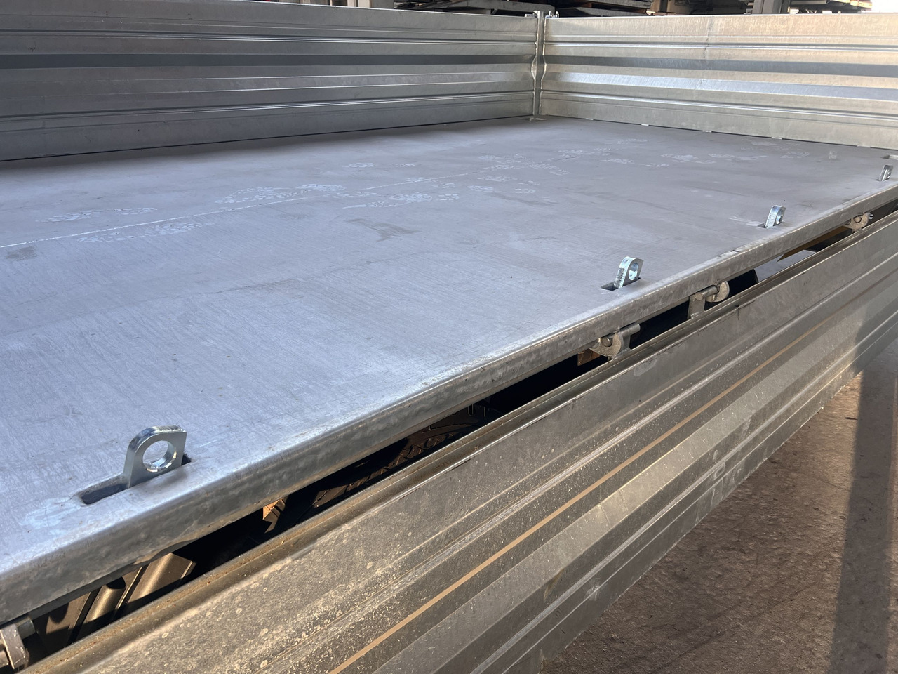 Möslein TTD 14 Schwebheim 14 t Tandemkipper Tieflader Breite Reifen-- Neufahrzeug -- - Самосвальный прицеп: фото 2 Möslein TTD 14 Schwebheim 14 t Tandemkipper Tieflader Breite Reifen-- Neufahrzeug -- - Самосвальный прицеп: фото 2