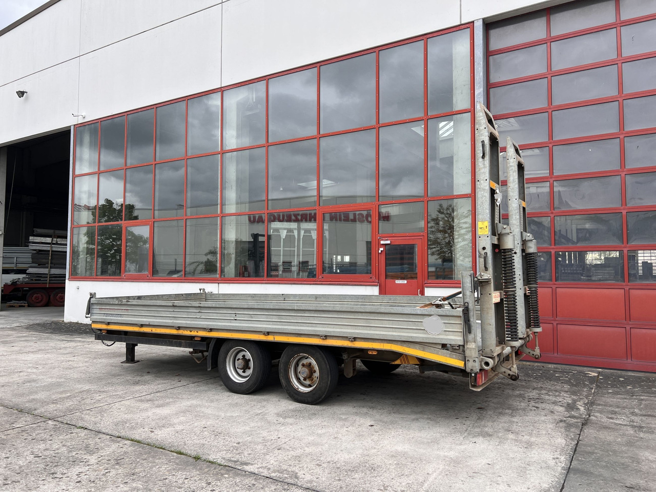 Möslein TTS 13 Schwebheim 13 t Tandemtieflader - Низкорамный прицеп: фото 4 Möslein TTS 13 Schwebheim 13 t Tandemtieflader - Низкорамный прицеп: фото 4